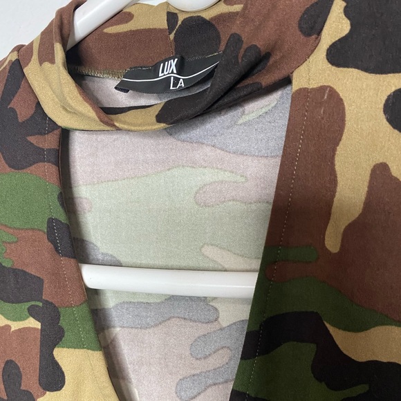 Brand new camo V neck T-shirt.. - Picture 2 of 3